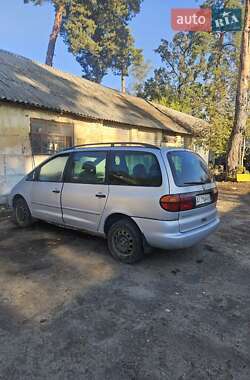 Мінівен Volkswagen Sharan 1999 в Києві