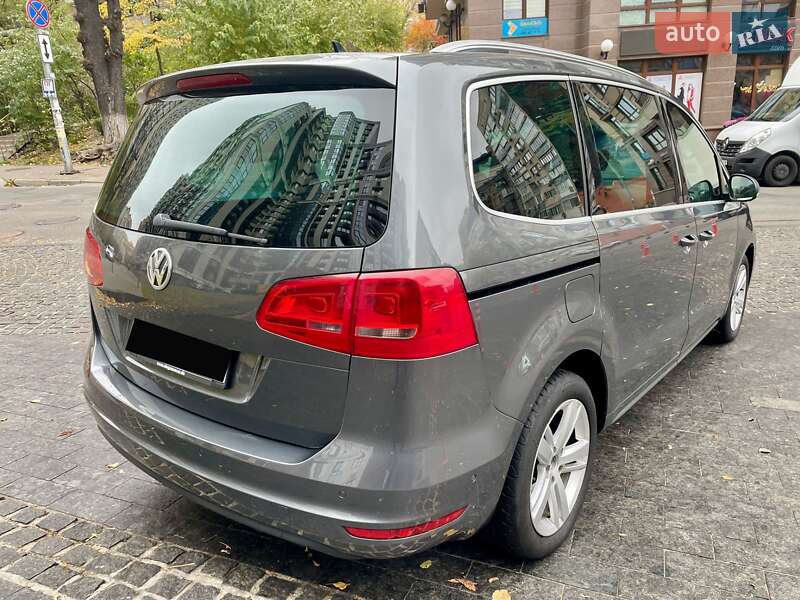 Минивэн Volkswagen Sharan 2013 в Киеве
