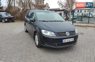 Минивэн Volkswagen Sharan 2015 в Кривом Роге