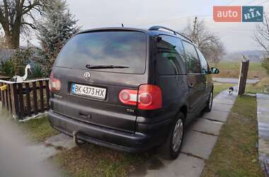 Минивэн Volkswagen Sharan 2004 в Луцке