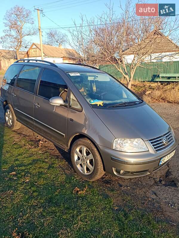 Минивэн Volkswagen Sharan 2008 в Березнеговатом