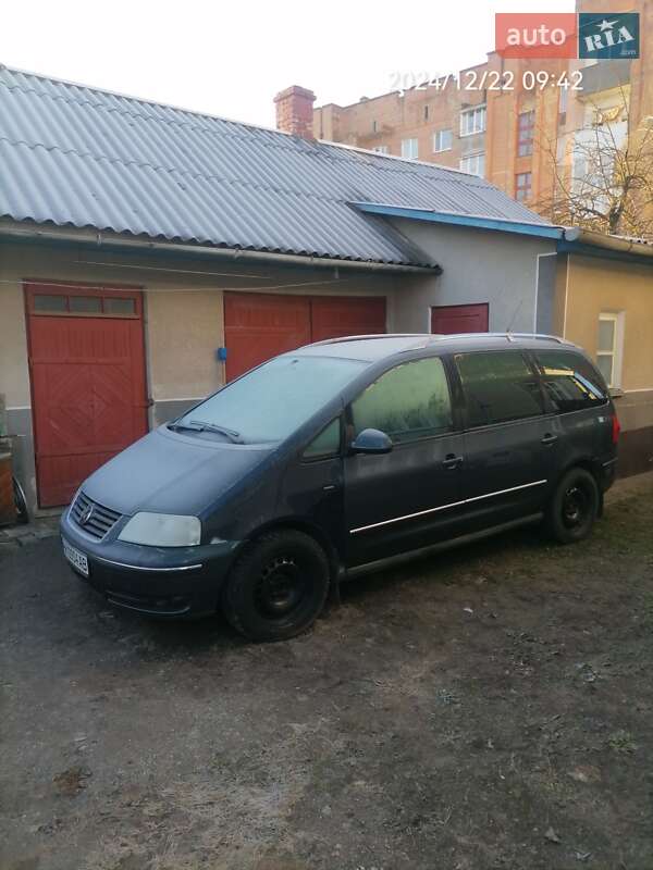 Мінівен Volkswagen Sharan 2004 в Дубні