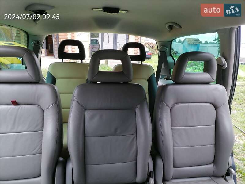 Мінівен Volkswagen Sharan 2004 в Дубні