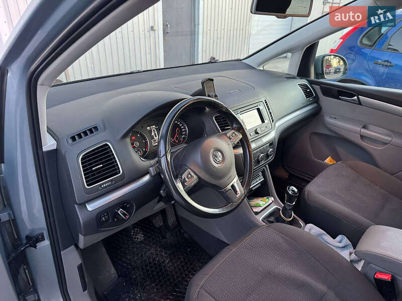 Мінівен Volkswagen Sharan 2014 в Радомишлі