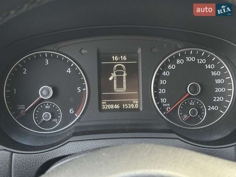 Минивэн Volkswagen Sharan 2011 в Тячеве