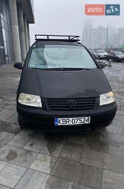 Минивэн Volkswagen Sharan 2004 в Киеве