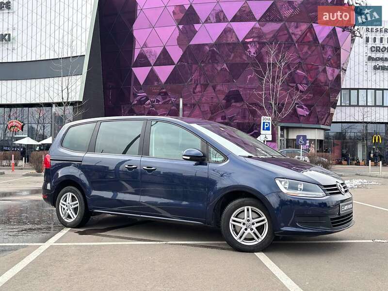 Минивэн Volkswagen Sharan 2015 в Киеве