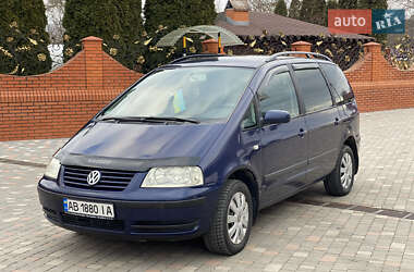 Минивэн Volkswagen Sharan 2002 в Могилев-Подольске