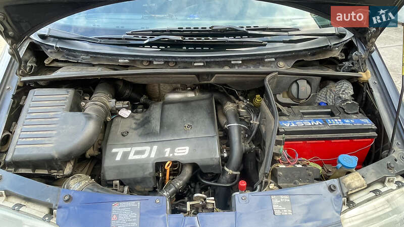 Мінівен Volkswagen Sharan 1998 в Глухові