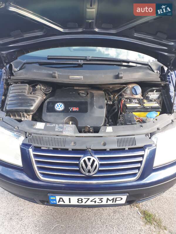 Минивэн Volkswagen Sharan 2004 в Киеве