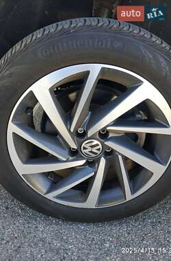 Минивэн Volkswagen Sharan 2017 в 