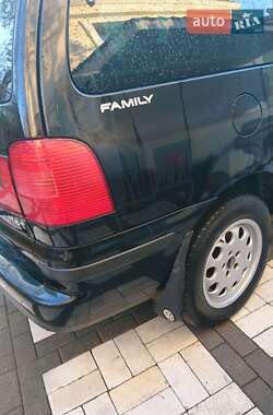 Мінівен Volkswagen Sharan 2001 в 