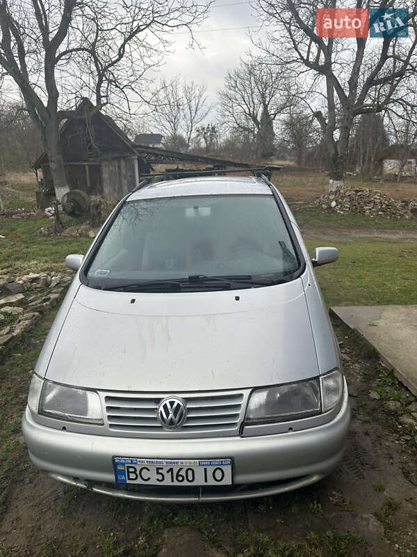 Минивэн Volkswagen Sharan 2000 в Добромиле