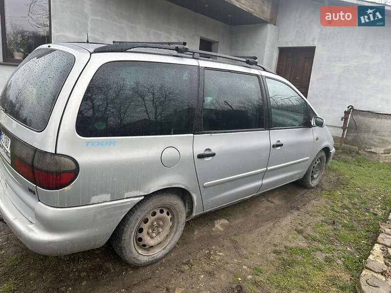 Минивэн Volkswagen Sharan 2000 в Добромиле