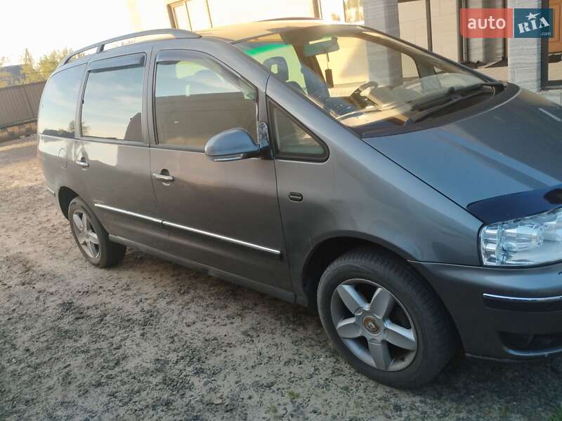 Минивэн Volkswagen Sharan 2008 в Камне-Каширском