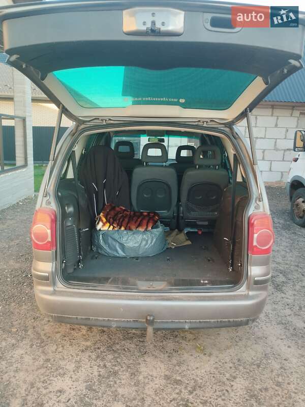 Минивэн Volkswagen Sharan 2008 в Камне-Каширском