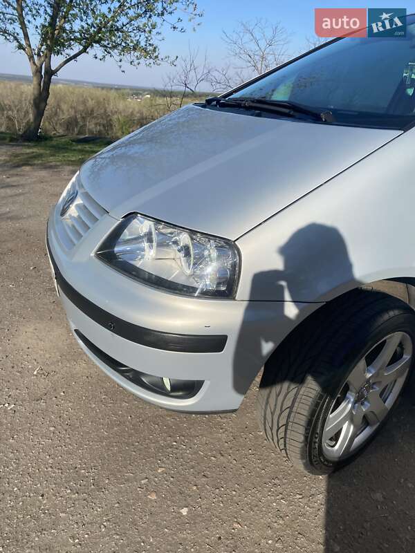 Минивэн Volkswagen Sharan 2003 в Чугуеве