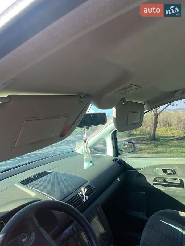 Минивэн Volkswagen Sharan 2003 в Чугуеве