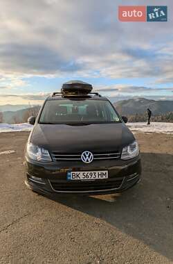 Мінівен Volkswagen Sharan 2013 в Вараші