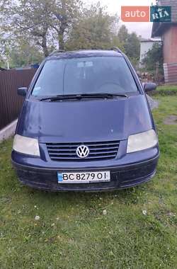 Минивэн Volkswagen Sharan 2002 в Рудки