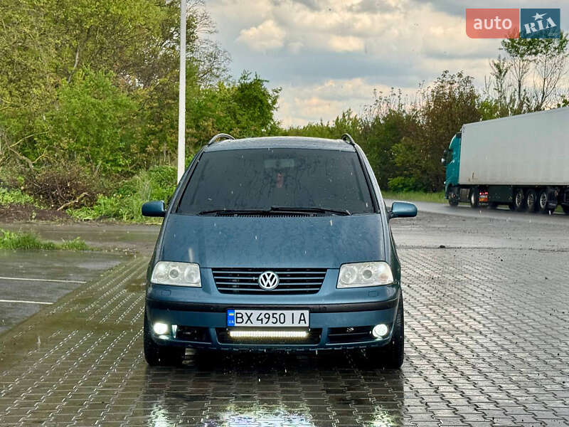 Минивэн Volkswagen Sharan 2001 в 