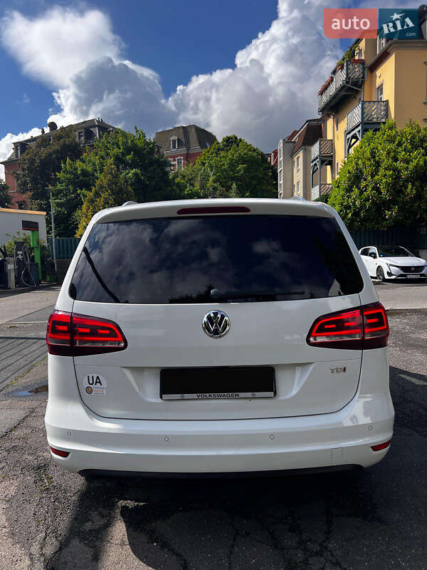 Минивэн Volkswagen Sharan 2015 в Тячеве
