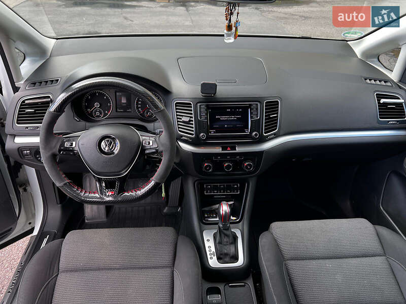Минивэн Volkswagen Sharan 2015 в Тячеве