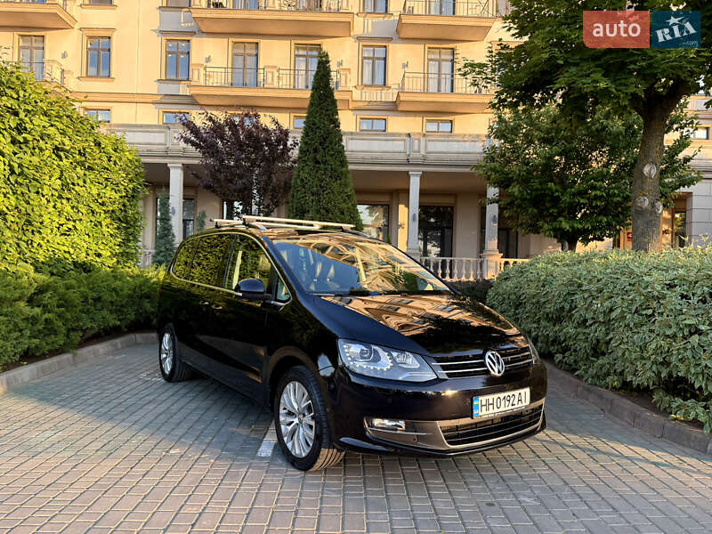Мінівен Volkswagen Sharan 2015 в Одесі