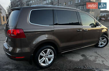Минивэн Volkswagen Sharan 2012 в 