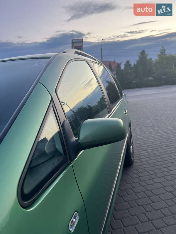 Минивэн Volkswagen Sharan 2003 в Хмельницком