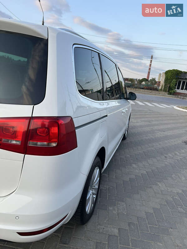 Минивэн Volkswagen Sharan 2012 в Черновцах