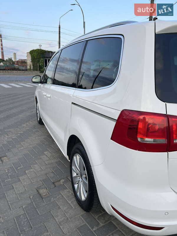 Минивэн Volkswagen Sharan 2012 в Черновцах