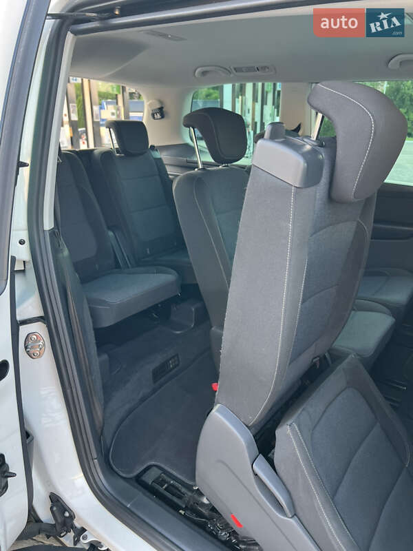 Минивэн Volkswagen Sharan 2012 в Черновцах