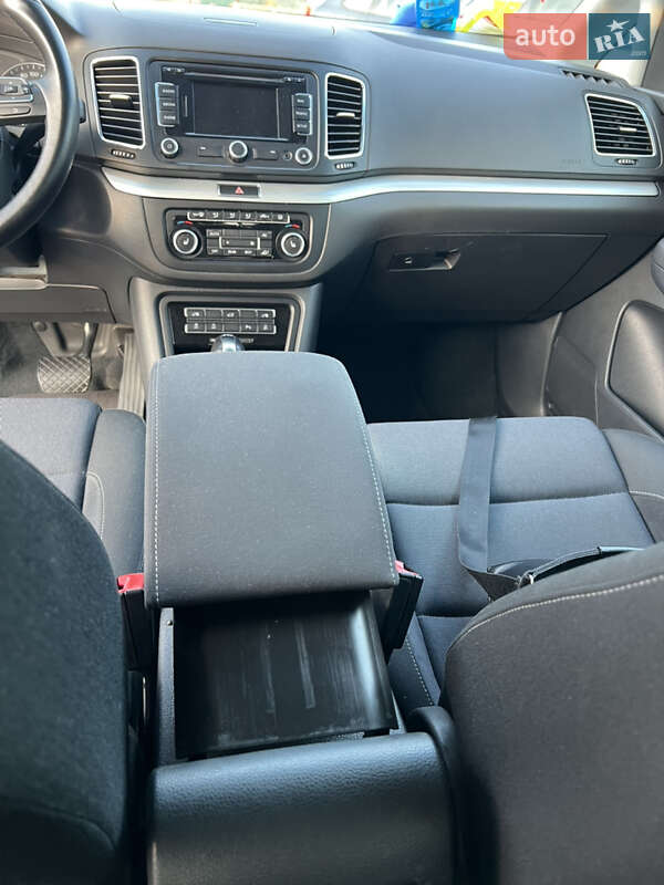 Минивэн Volkswagen Sharan 2012 в Черновцах