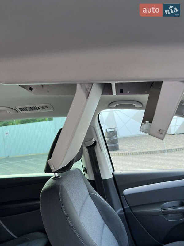 Минивэн Volkswagen Sharan 2012 в Черновцах