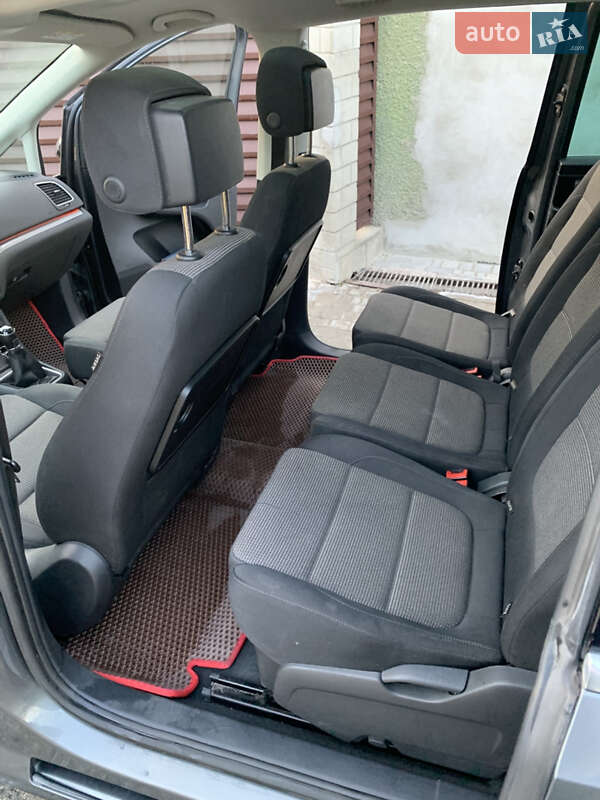 Минивэн Volkswagen Sharan 2014 в Дунаевцах