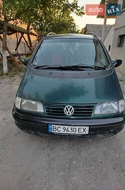 Минивэн Volkswagen Sharan 1996 в Жовкве