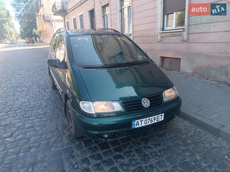Минивэн Volkswagen Sharan 1996 в Черновцах