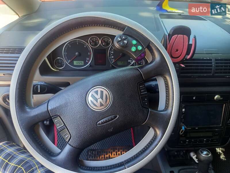 Минивэн Volkswagen Sharan 2003 в Корсуне-Шевченковском