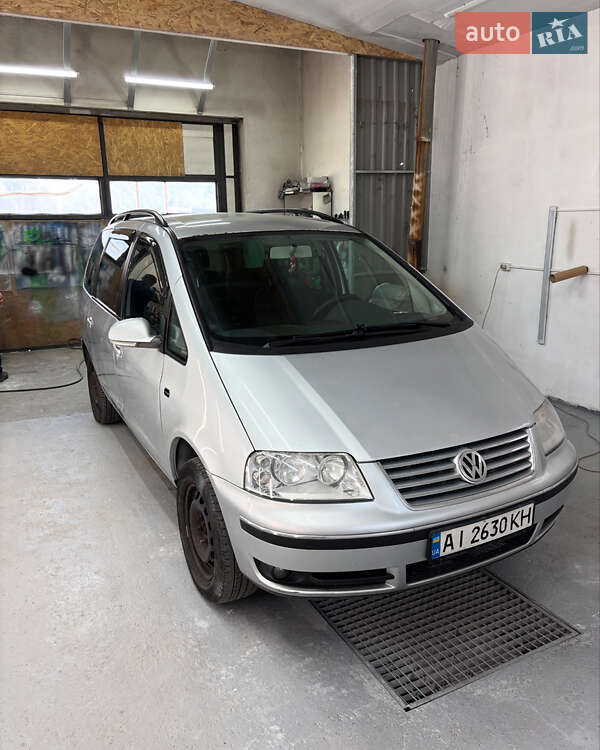 Минивэн Volkswagen Sharan 2004 в 