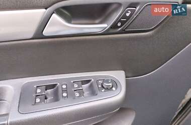 Мінівен Volkswagen Sharan 2016 в 