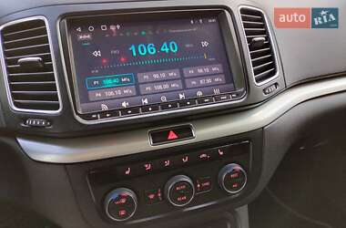 Мінівен Volkswagen Sharan 2016 в 
