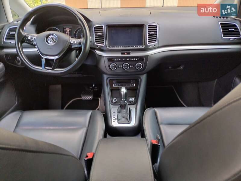 Мінівен Volkswagen Sharan 2016 в Рівному