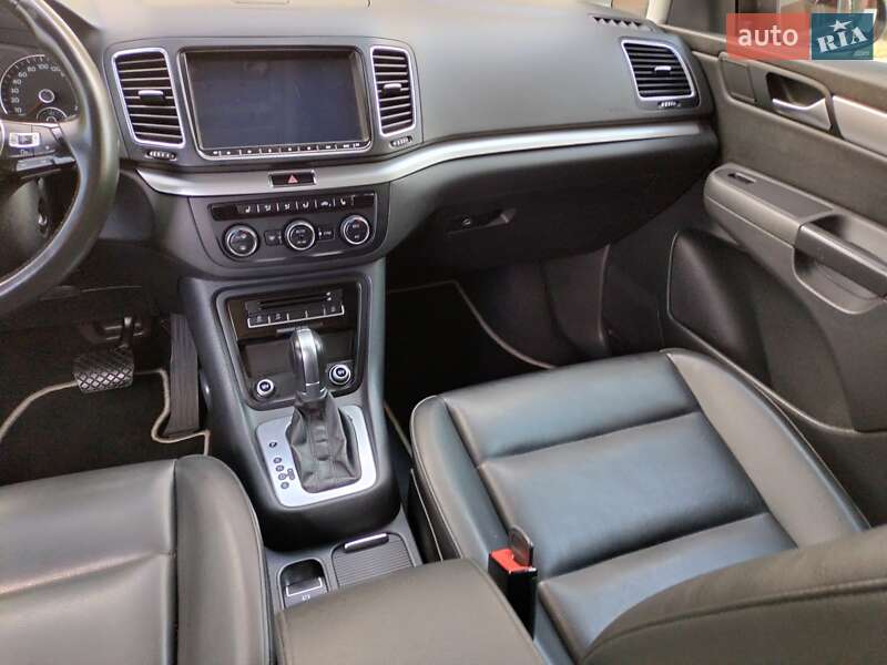 Мінівен Volkswagen Sharan 2016 в Рівному