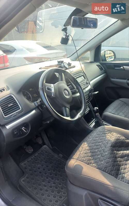 Минивэн Volkswagen Sharan 2010 в Жашкове