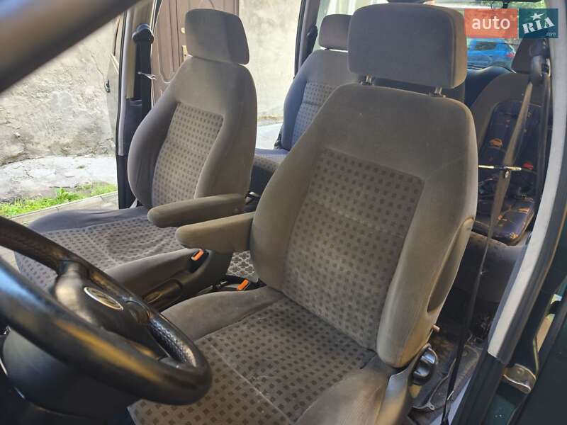 Минивэн Volkswagen Sharan 2000 в Стрые