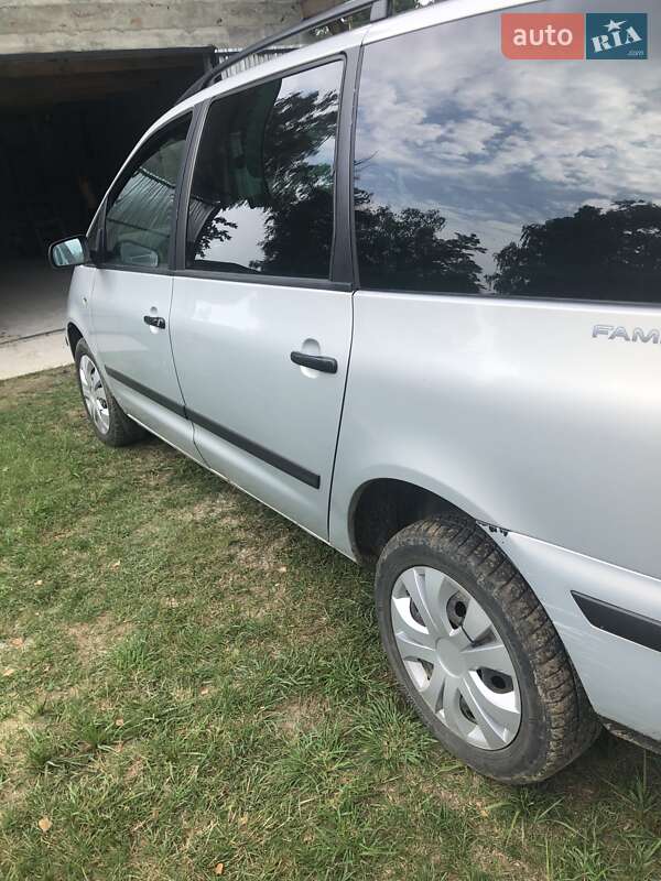 Минивэн Volkswagen Sharan 2001 в Краковце