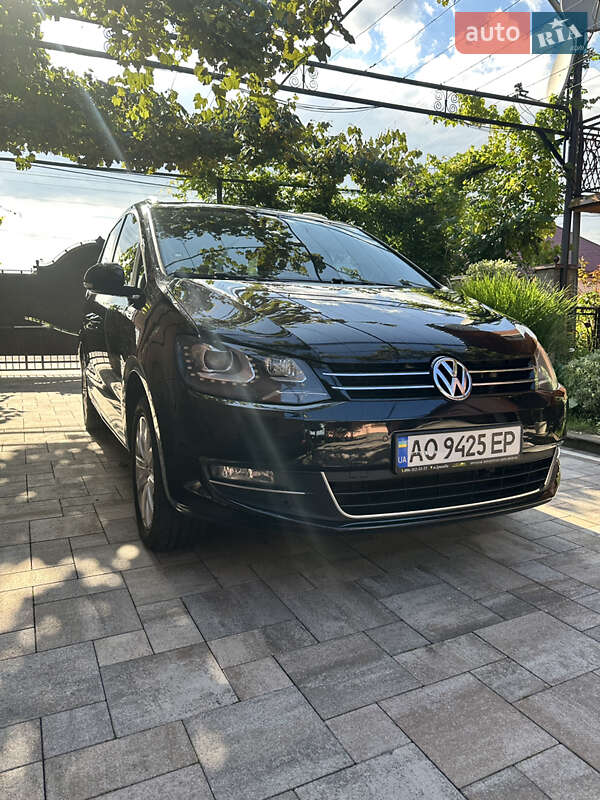 Мінівен Volkswagen Sharan 2014 в Іршаві