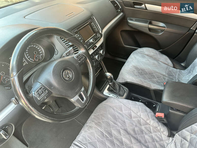 Мінівен Volkswagen Sharan 2014 в Іршаві