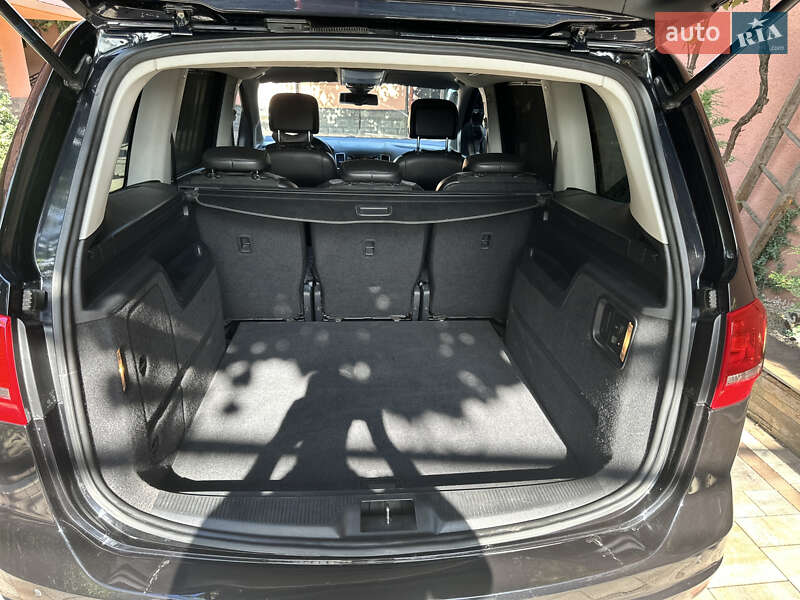 Мінівен Volkswagen Sharan 2014 в Іршаві